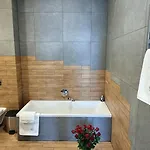 아파트 Ratuszova Stary Rynek Old Market Boutique Residence & Restaurant *