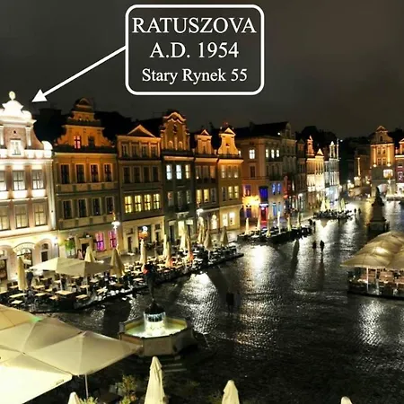 Lägenhet Ratuszova Stary Rynek Old Market Sq Premium & Restaurant Ad 1954 *