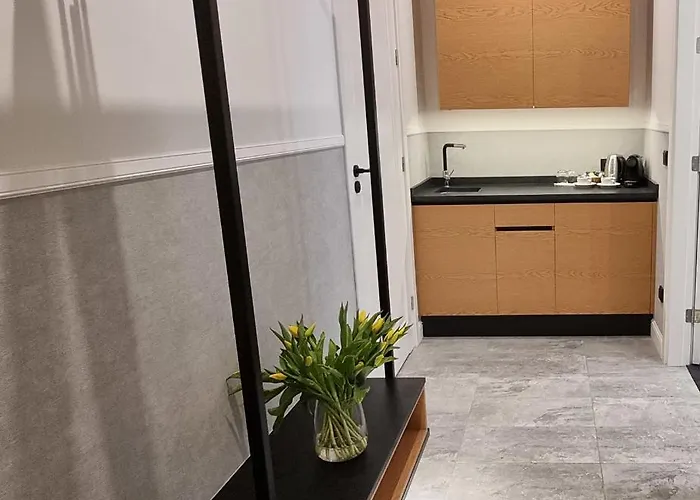 Ratuszova & Restaurant - Stary Rynek Old Market Познань