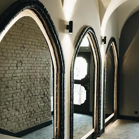Stary Rynek Premium Apartments: Old Market Square Elegance