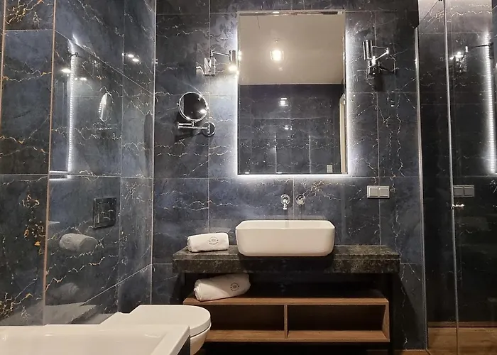 Stary Rynek Premium Apartments: Old Market Square Elegance *