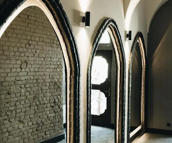 Stary Rynek Premium Apartments: Old Market Square Elegance