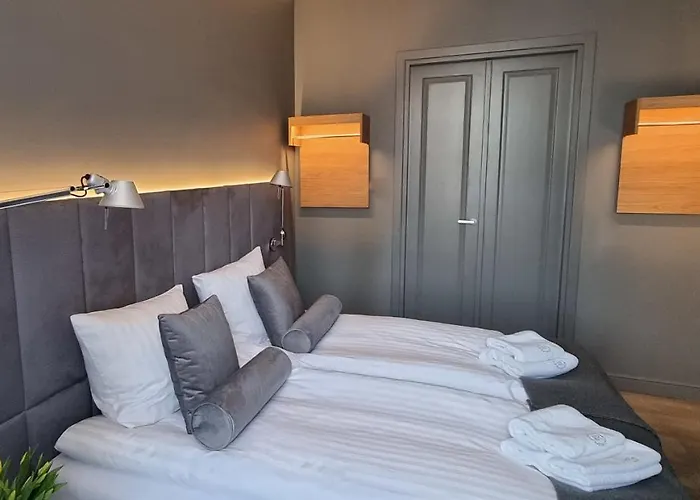 Stary Rynek Premium Apartments: Old Market Square Elegance