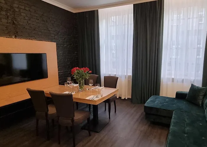 Stary Rynek Premium Apartments: Old Market Square Elegance * Poznan
