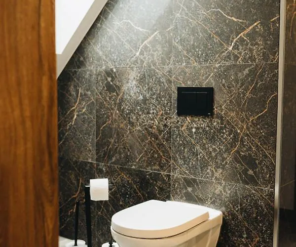 Stary Rynek Premium Apartments: Old Market Square Elegance